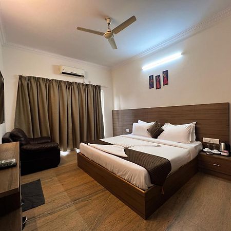 Hotel Elite By Agira Hotels-Free Airport Pickup Or Drop Yelahanka Buitenkant foto