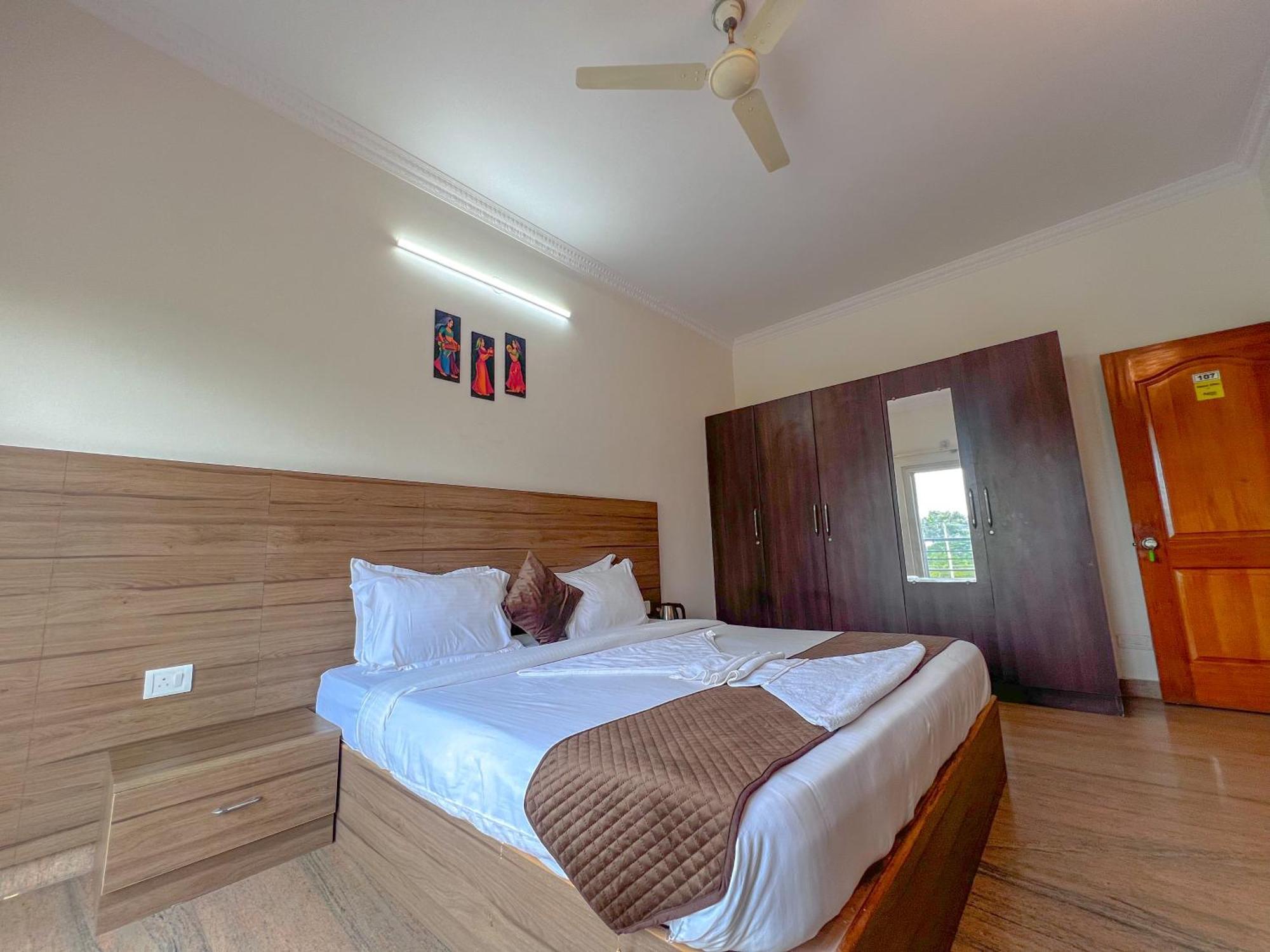 Hotel Elite By Agira Hotels-Free Airport Pickup Or Drop Yelahanka Buitenkant foto