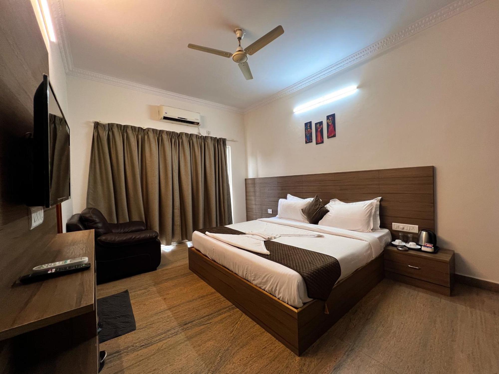 Hotel Elite By Agira Hotels-Free Airport Pickup Or Drop Yelahanka Buitenkant foto