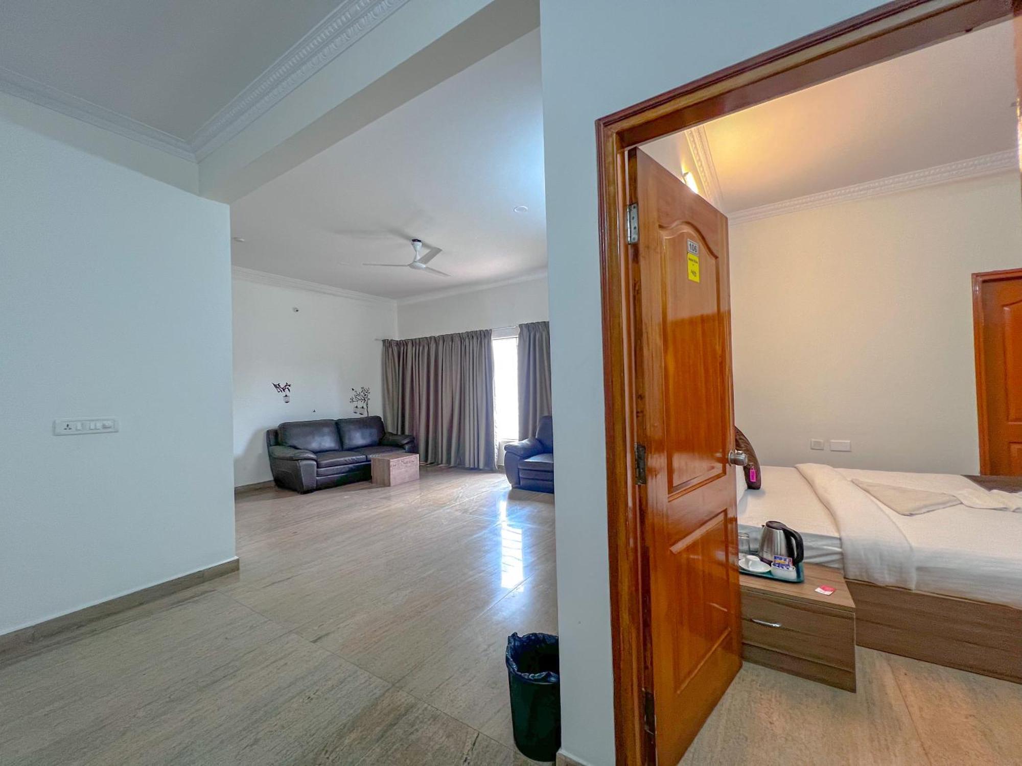 Hotel Elite By Agira Hotels-Free Airport Pickup Or Drop Yelahanka Buitenkant foto