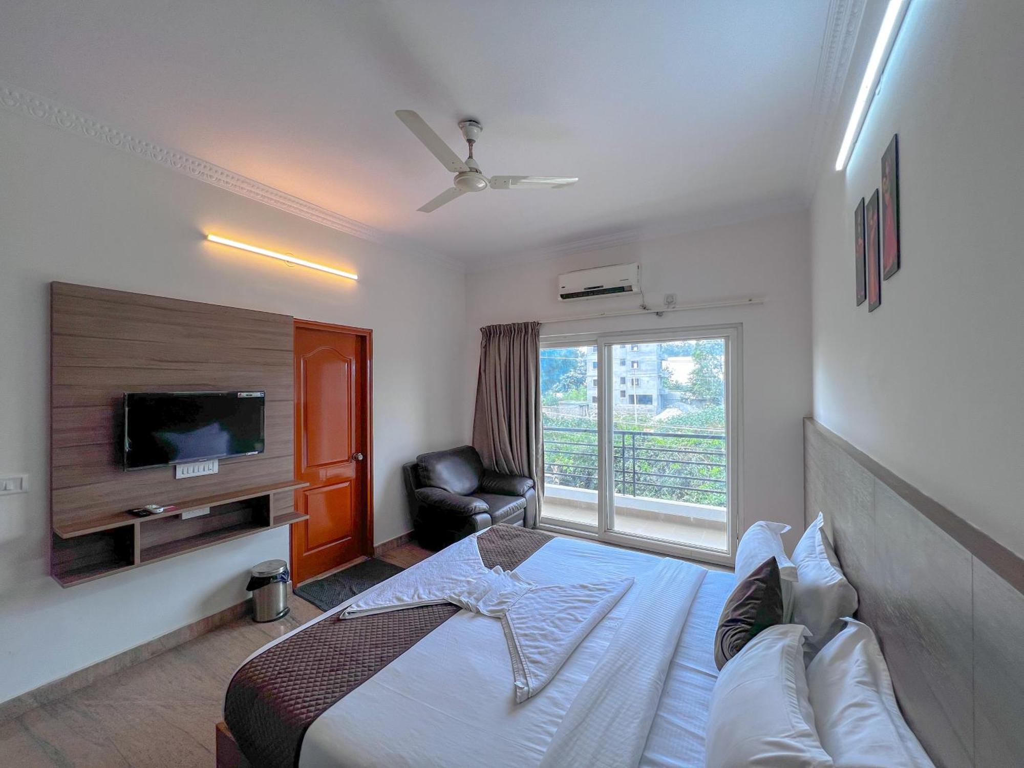 Hotel Elite By Agira Hotels-Free Airport Pickup Or Drop Yelahanka Buitenkant foto