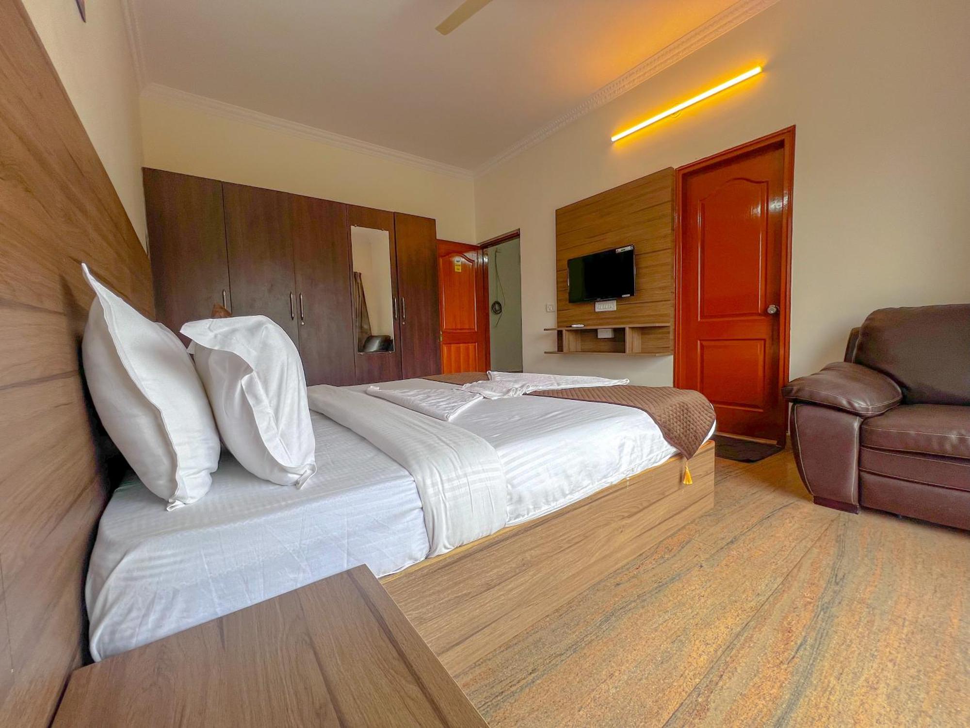 Hotel Elite By Agira Hotels-Free Airport Pickup Or Drop Yelahanka Buitenkant foto