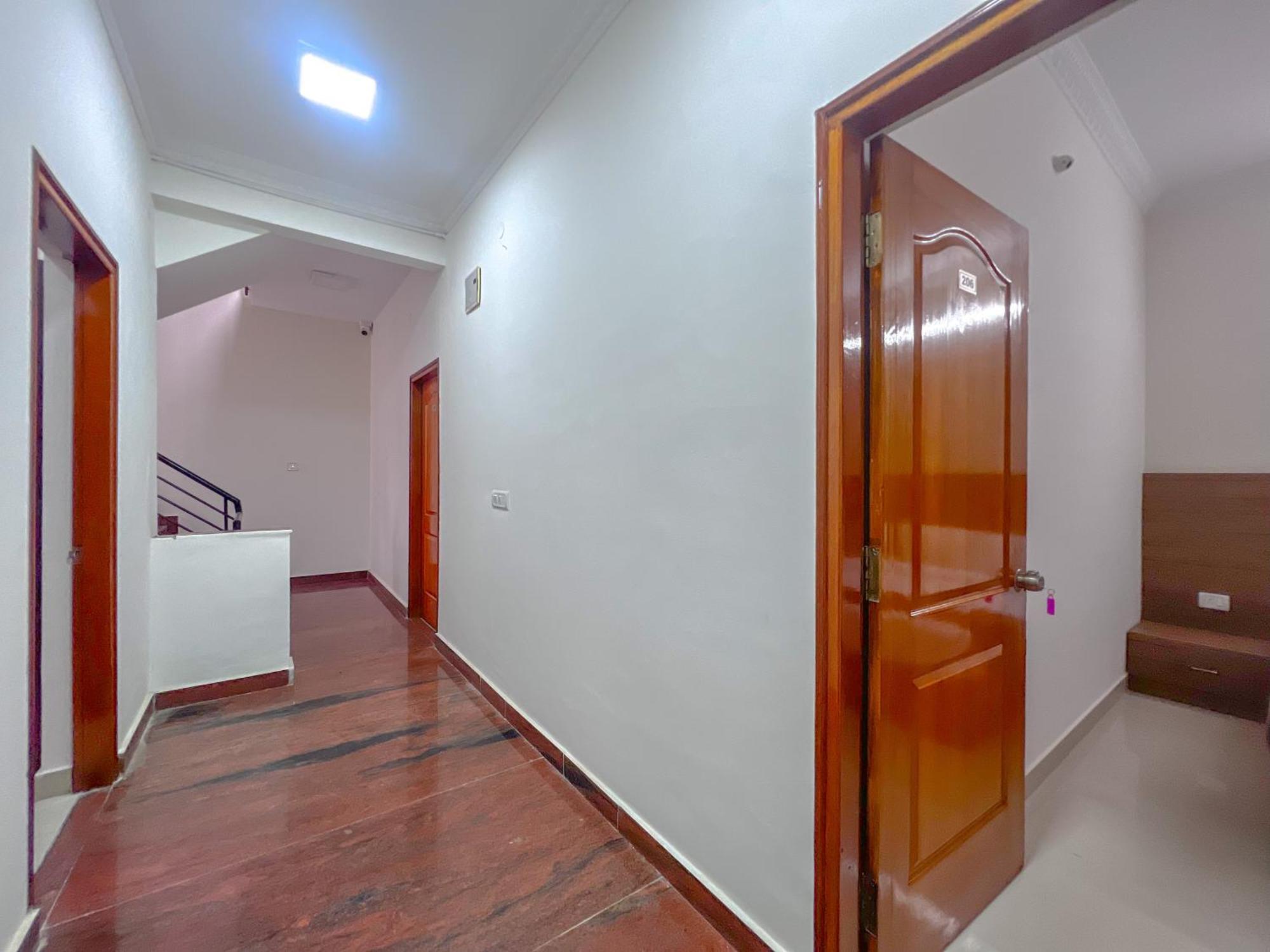 Hotel Elite By Agira Hotels-Free Airport Pickup Or Drop Yelahanka Buitenkant foto